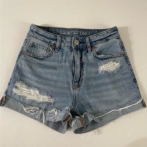 American Eagle Mom short